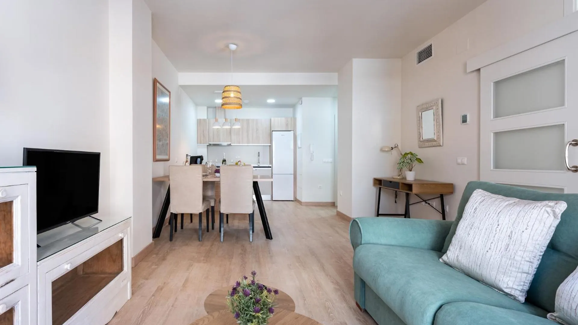 Malagasuite Comfortable Home Apartments  Málaga